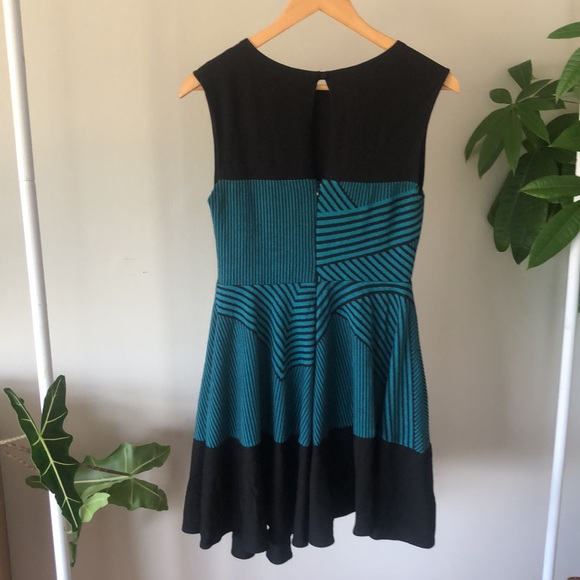 3/$25 Geometric print dress Fit and Flare - Picture 2 of 3